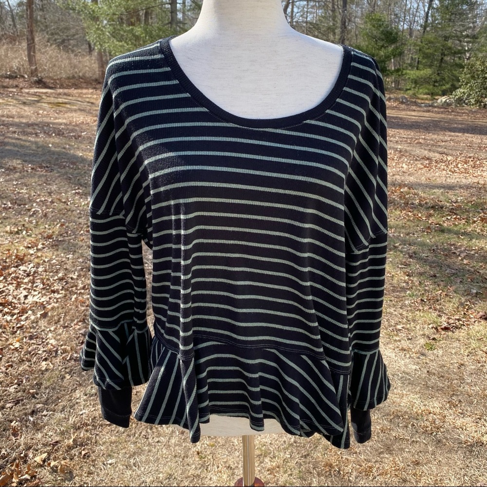 URBAN OUTFITTERS TOP TEE BLACK GREEN STRIPE SCOOP NECK Size S
